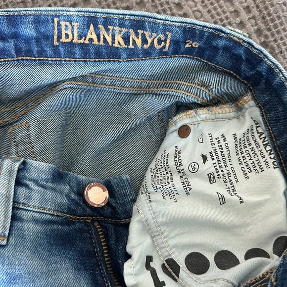 Blank NYC ripped jeans size 26 - Picture 2 of 3